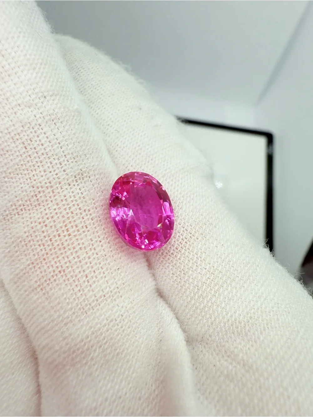 Pink Oval Faceted Sapphire Gemstone for Women’s Jewelry